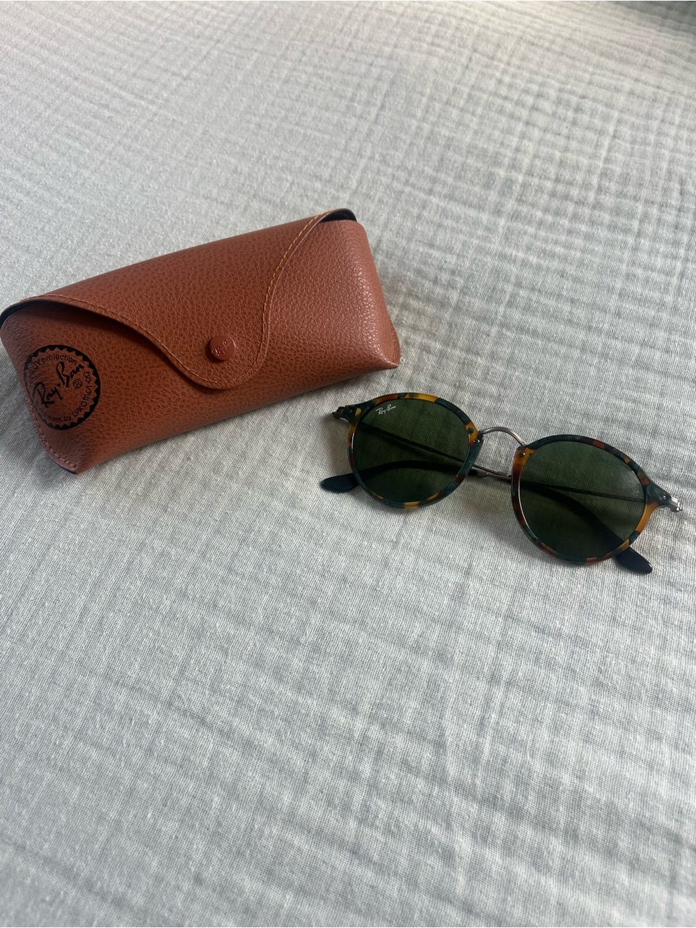 Ray Ban sunglasses with case